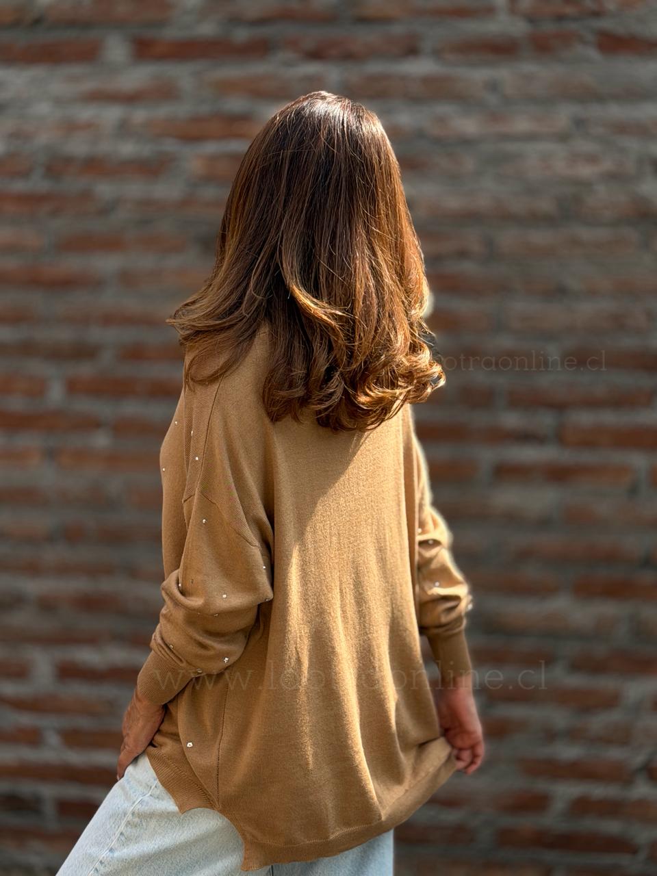 Sweater Tachas camel