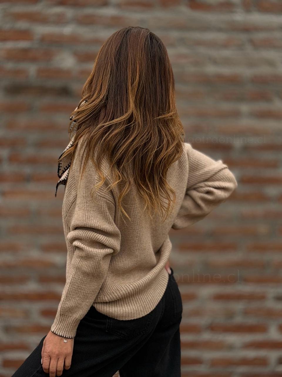 Sweater Luna lazo camel