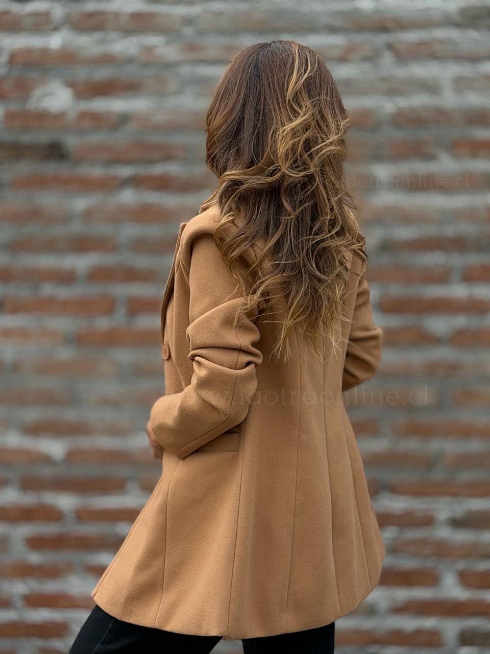 Abrigo Majestad camel