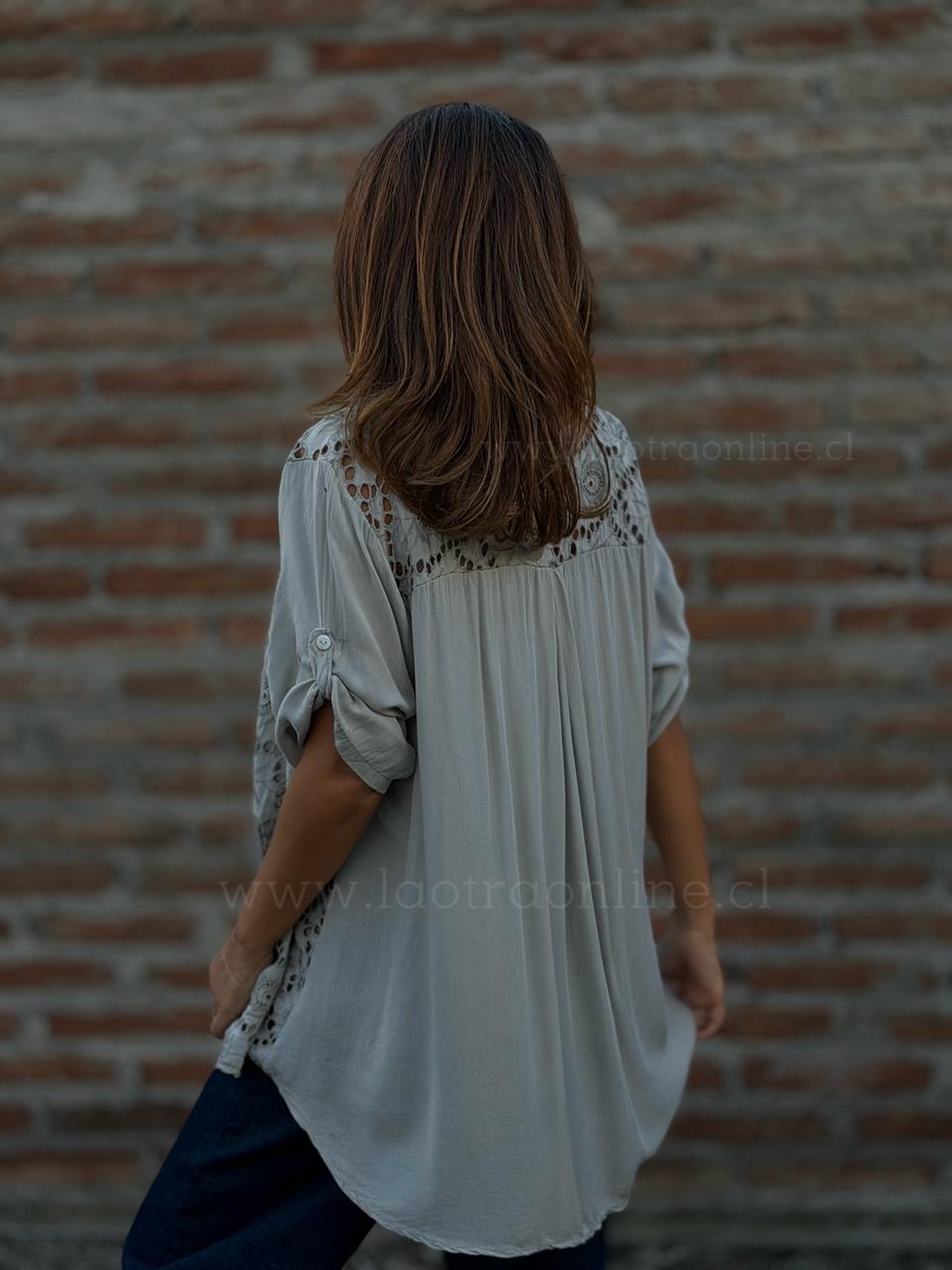 Blusa Macramé Italiana Gris