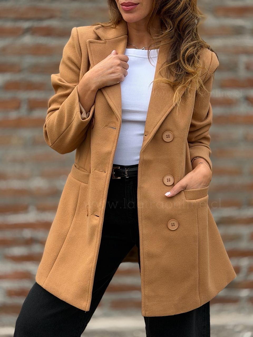 Abrigo Majestad camel
