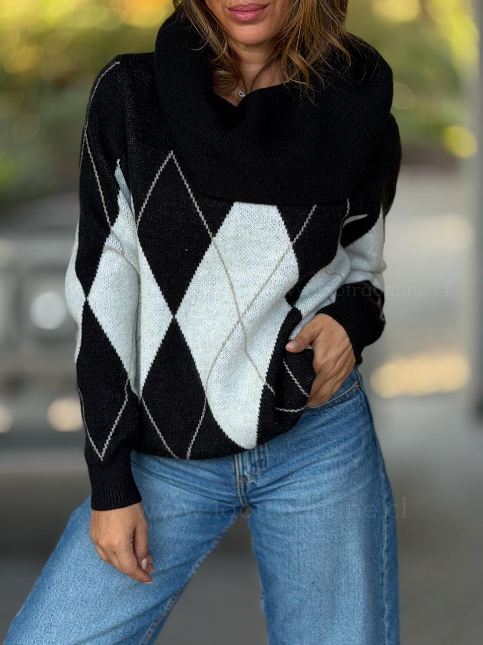 Sweater Cuello bote rombo negro