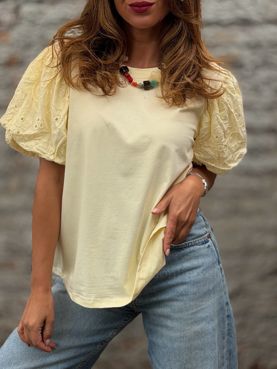 Polera manga bordada abullonada amarillo