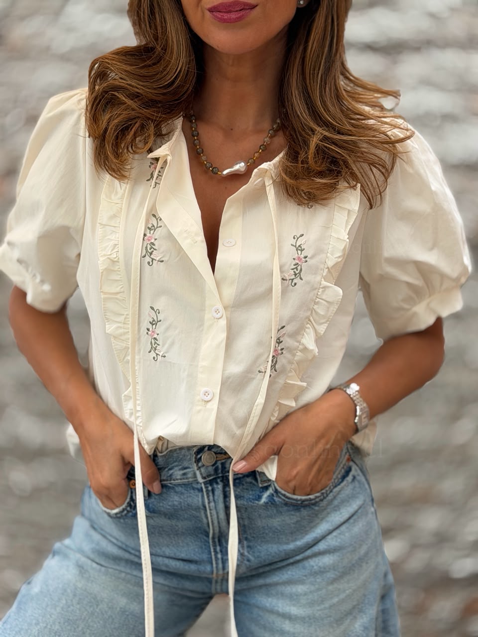 Blusa popelin bordada crema
