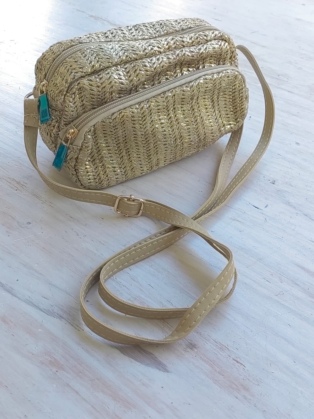 Cartera Moulan dorada