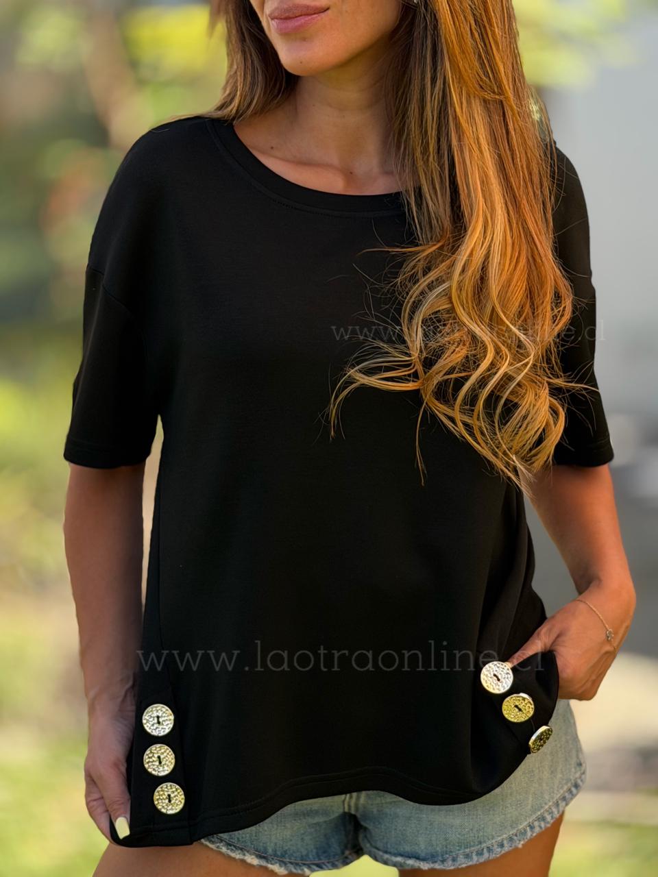 Polera botones dorados negro