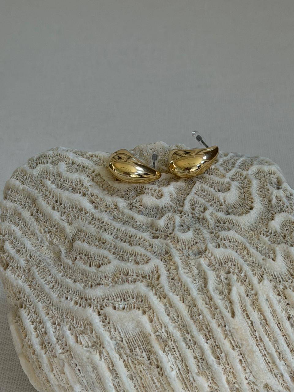 Aros gota dorado