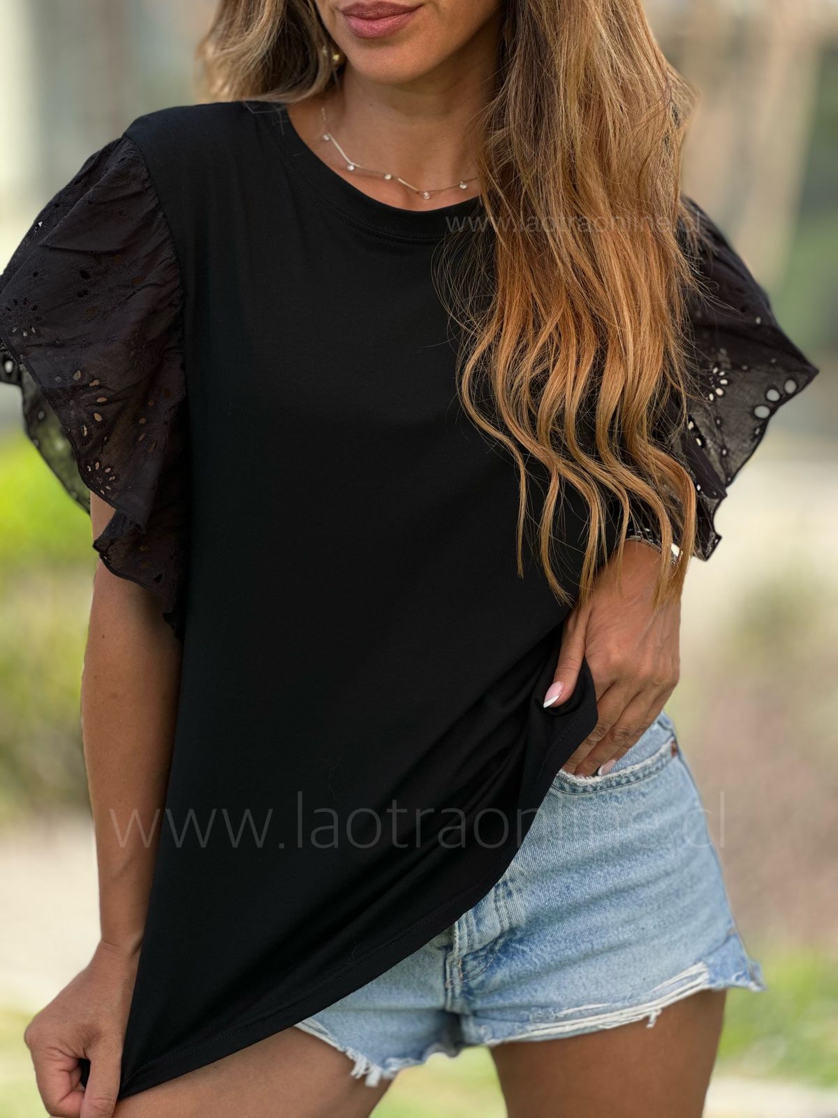 Polera manga broderie negro
