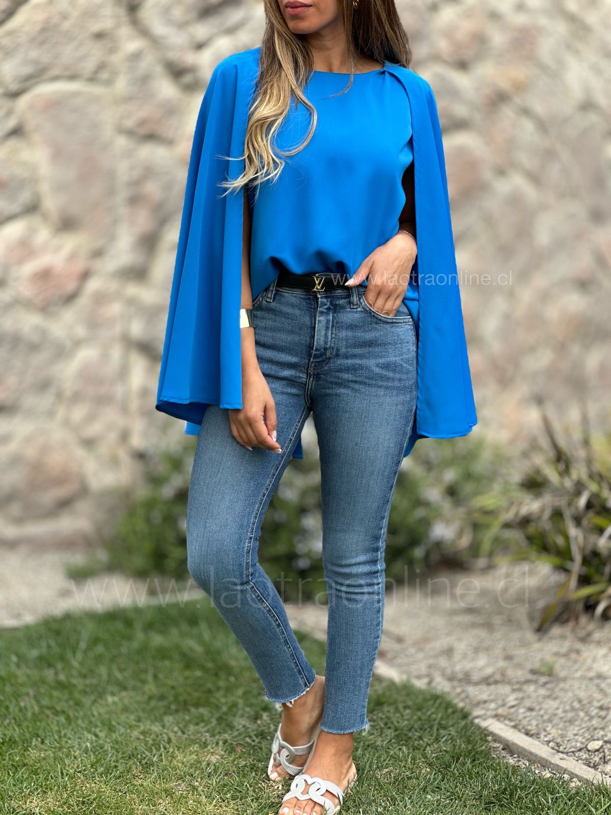 Blusa/Capa Milagros azul