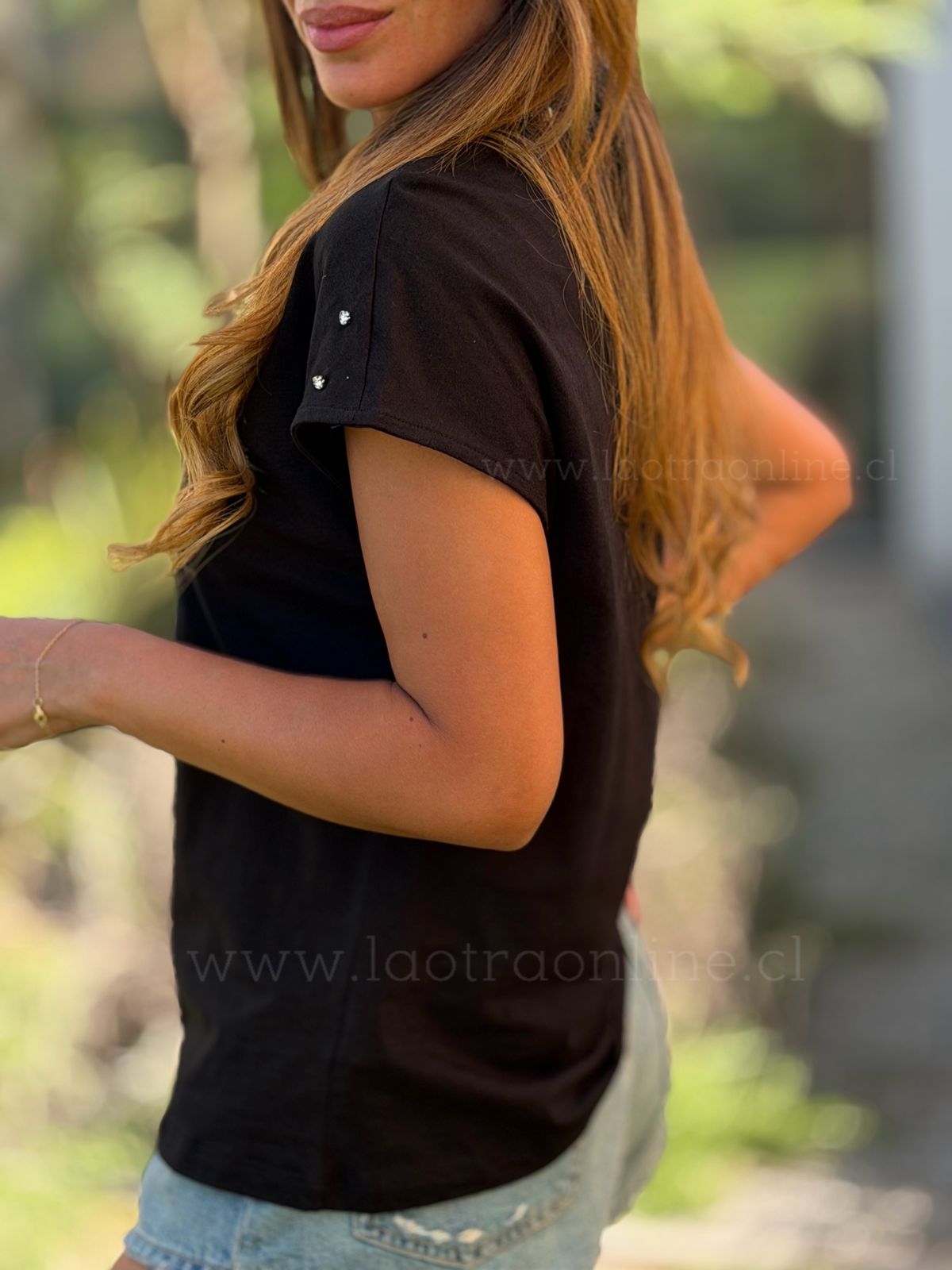 Polera manga brillo negro