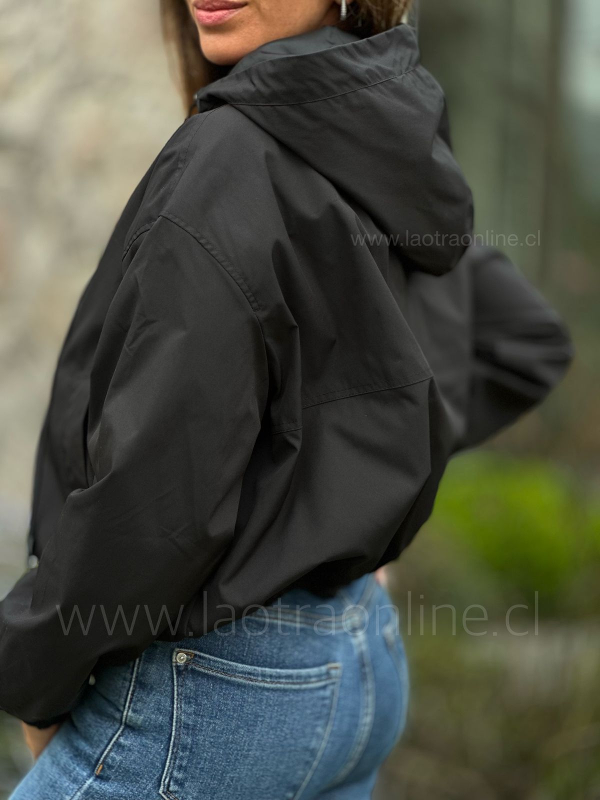 Cortaviento Almaguer negro