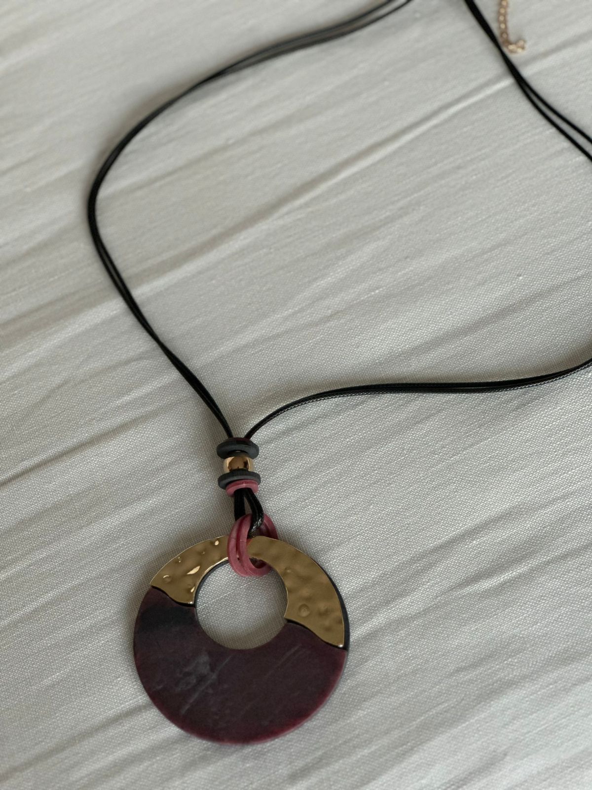 Collar Isla vino