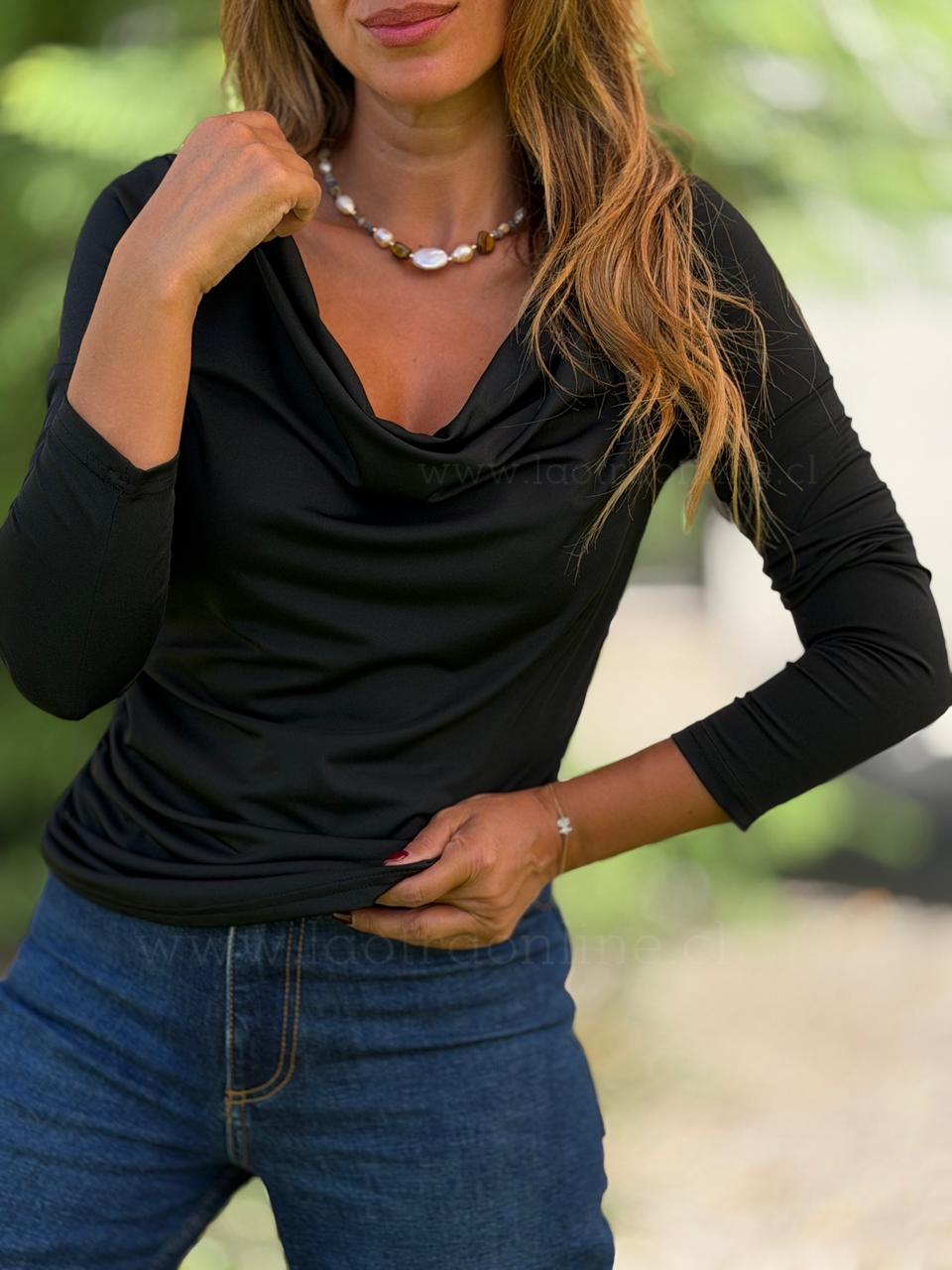 Polera Cuello coqueto