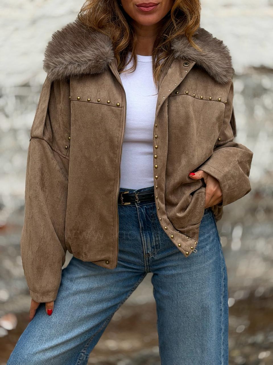 Chaqueta gamuza tachas moka