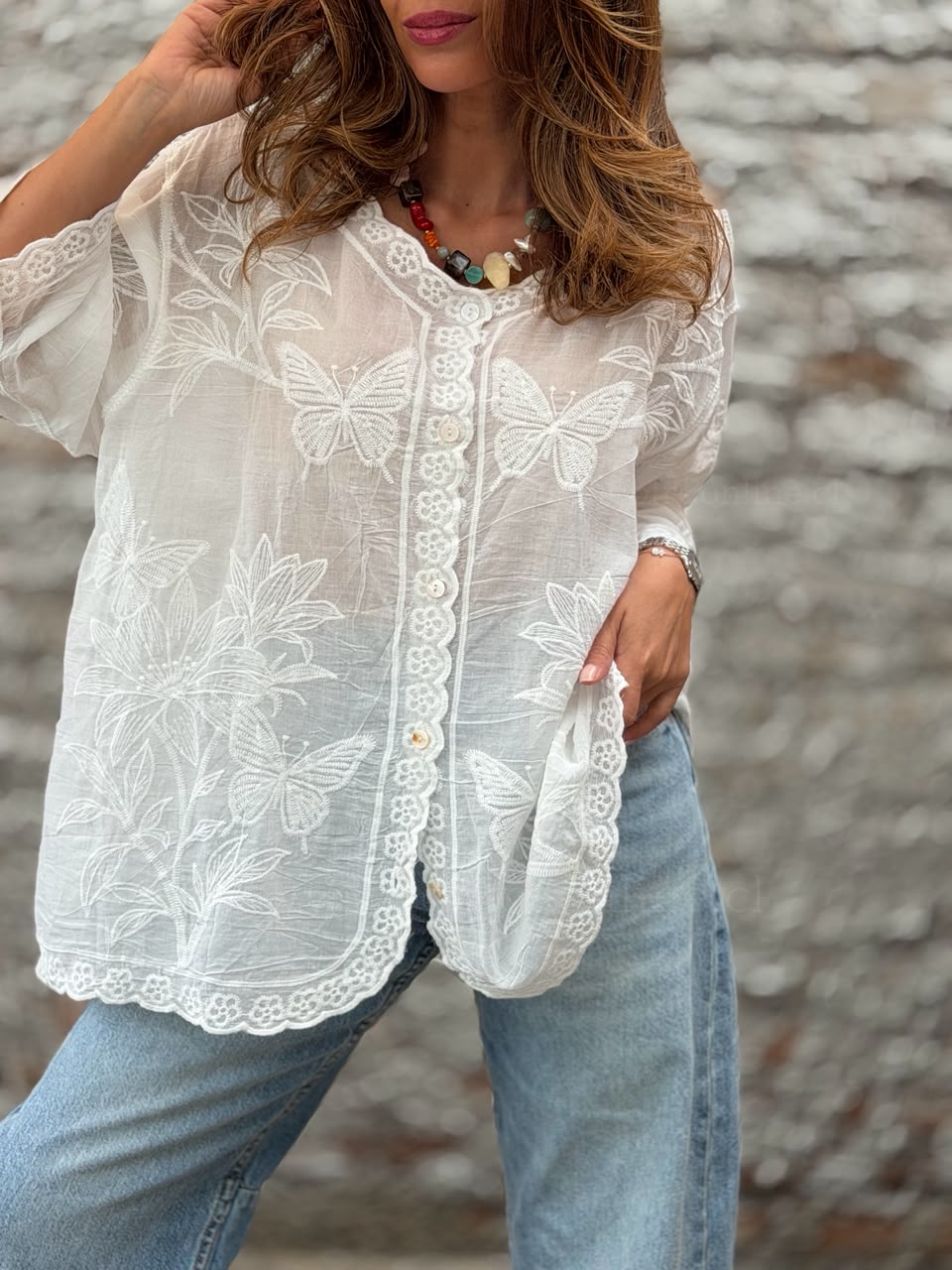 Blusón/Blusa abotonada elegante bordada