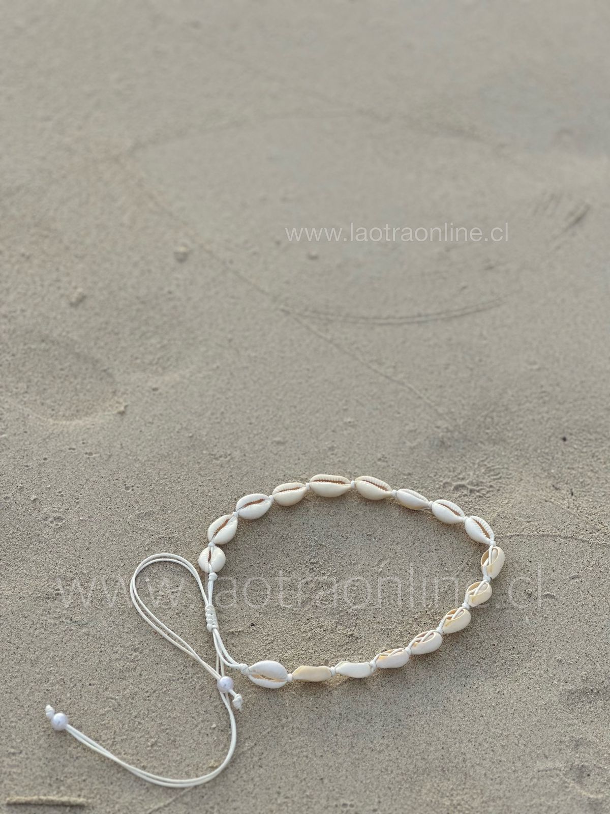 Collar Conchitas crema