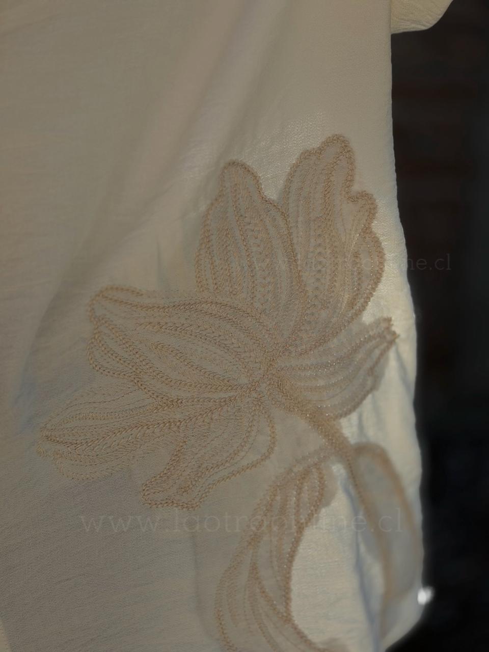 Blusa Meli bordada marfil