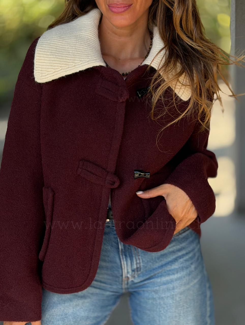 Abrigo Increíble cherry