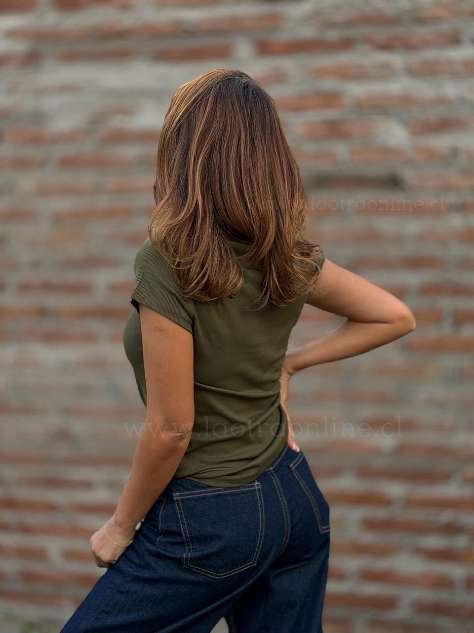 Polera Cuello Increible olivo
