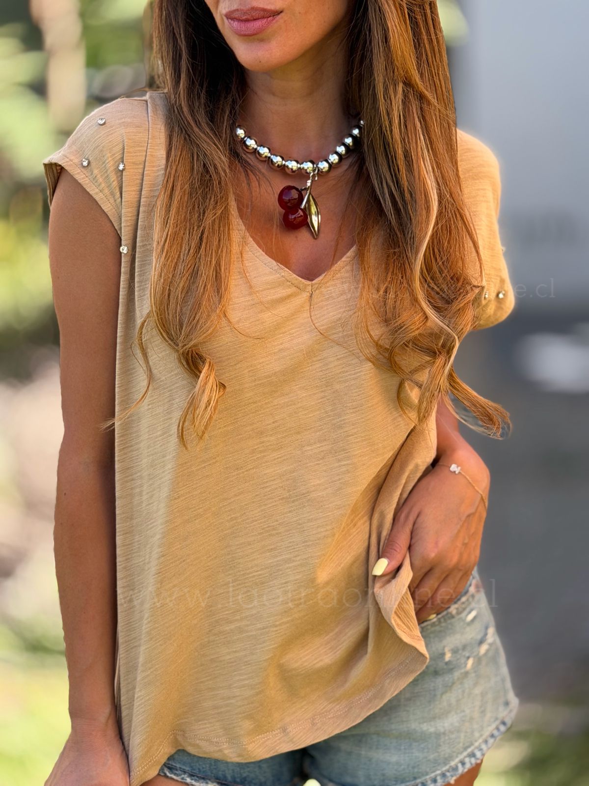 Polera manga brillo camel