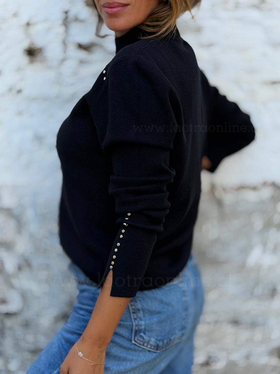Sweater Tachas negro
