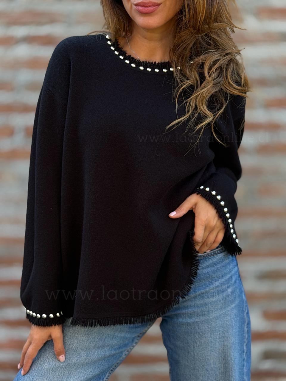 Sweater Flecos tacha negro