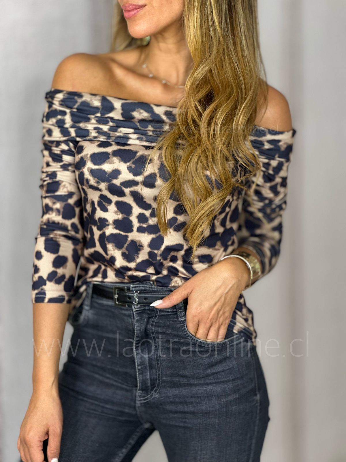 Polera Bella print camel