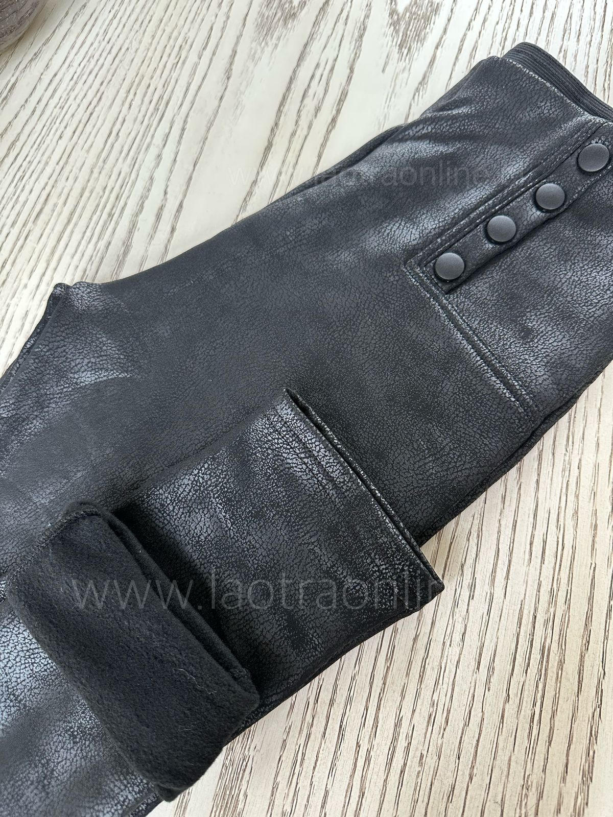 Calza textura botones negro