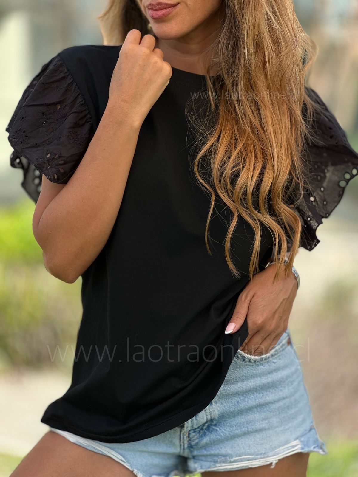 Polera manga broderie negro