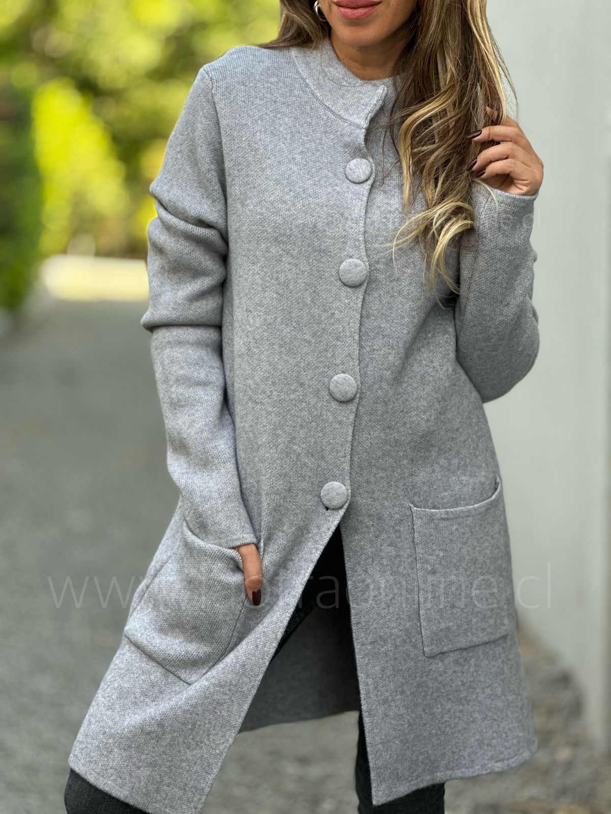 Abrigo Moncler gris