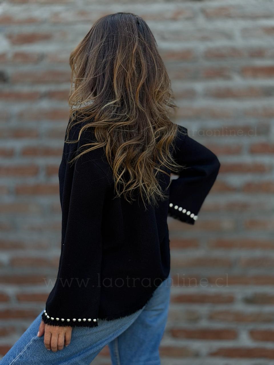 Sweater Flecos tacha negro