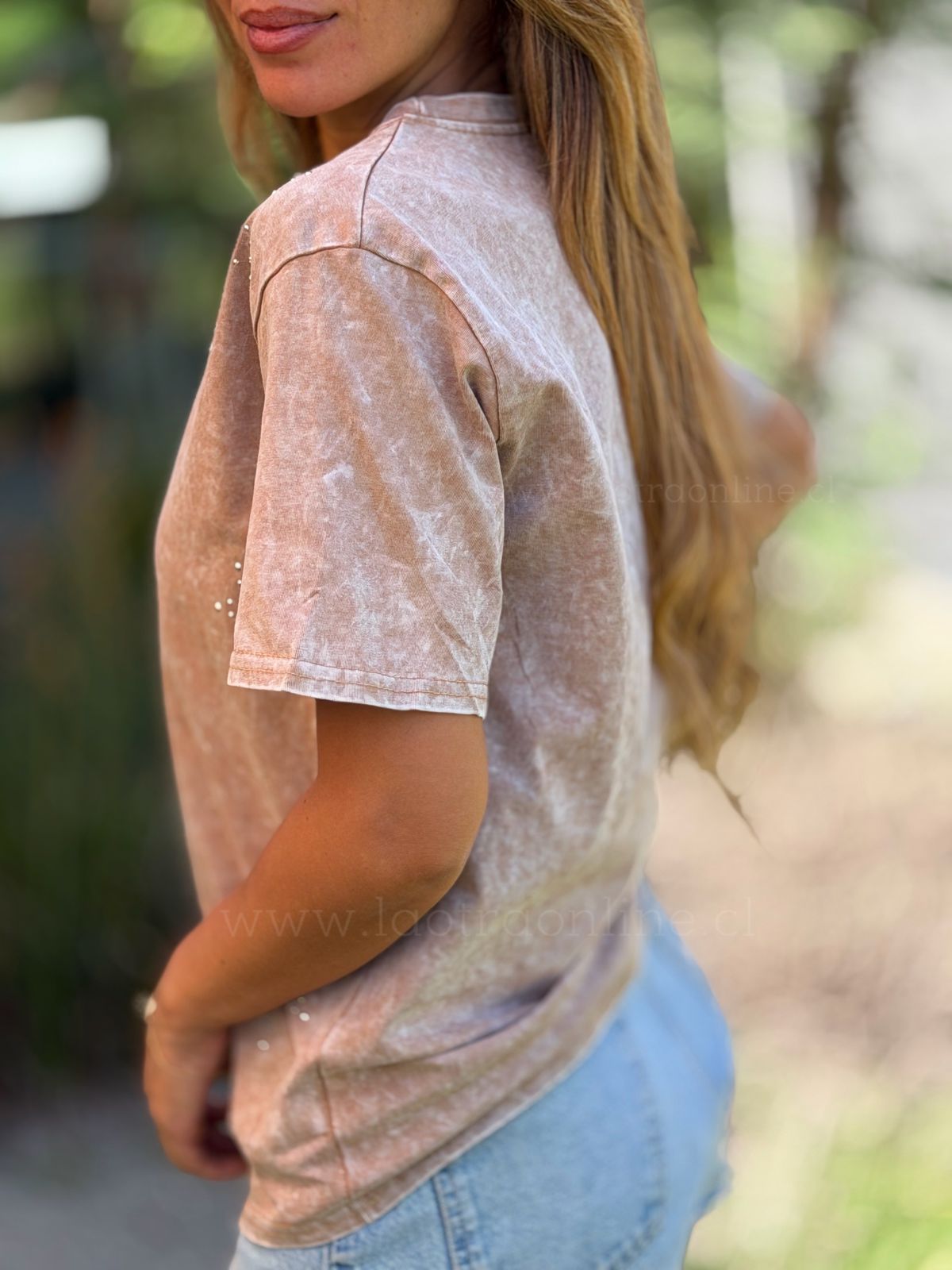 Polera Star tachitas camel