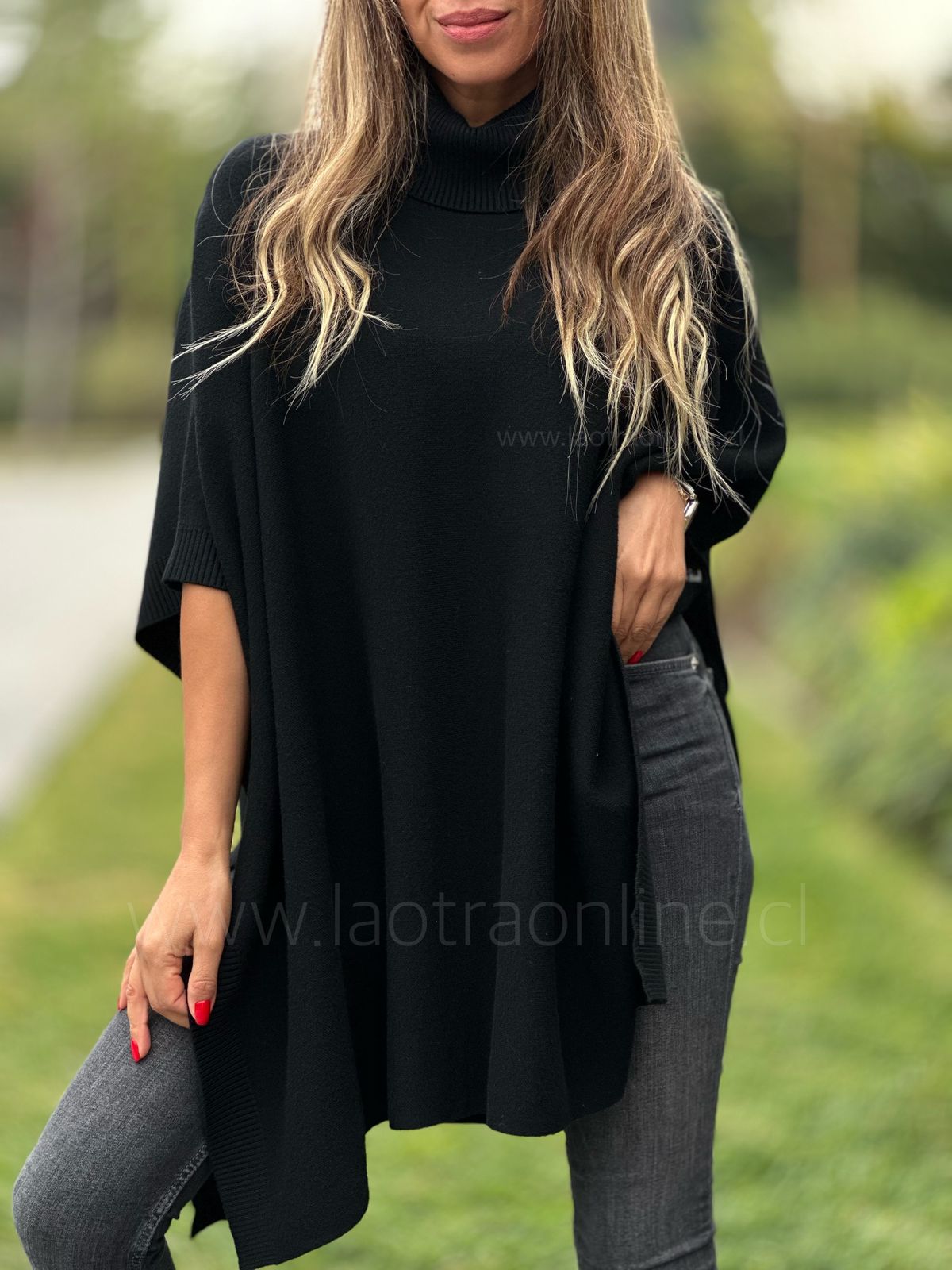Sweater/poncho San Blas negro