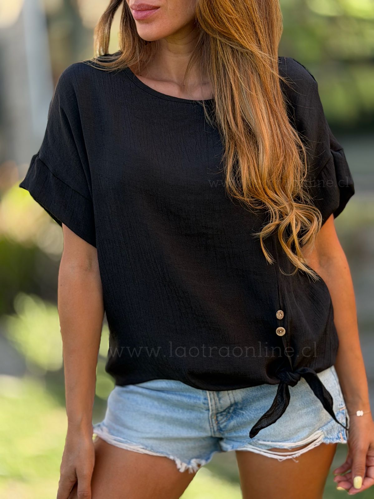 Polera Nudo botones negro