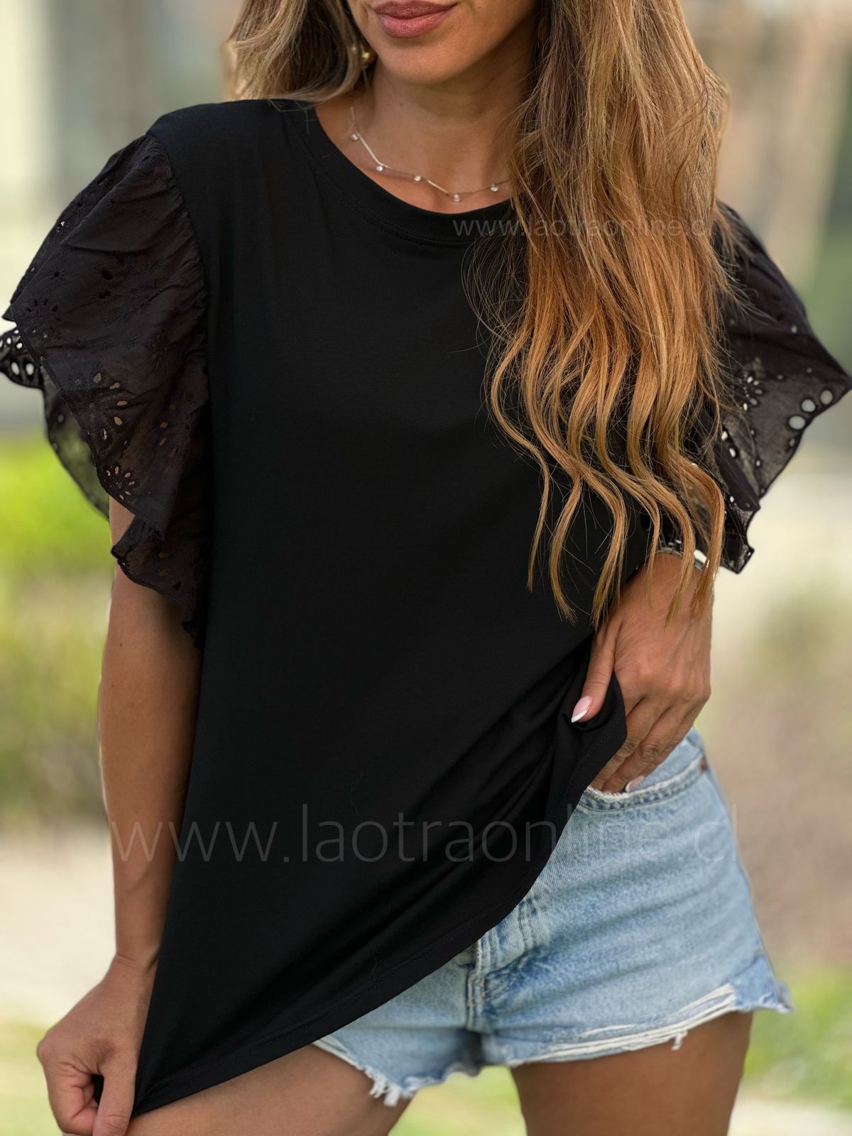 Polera manga broderie negro
