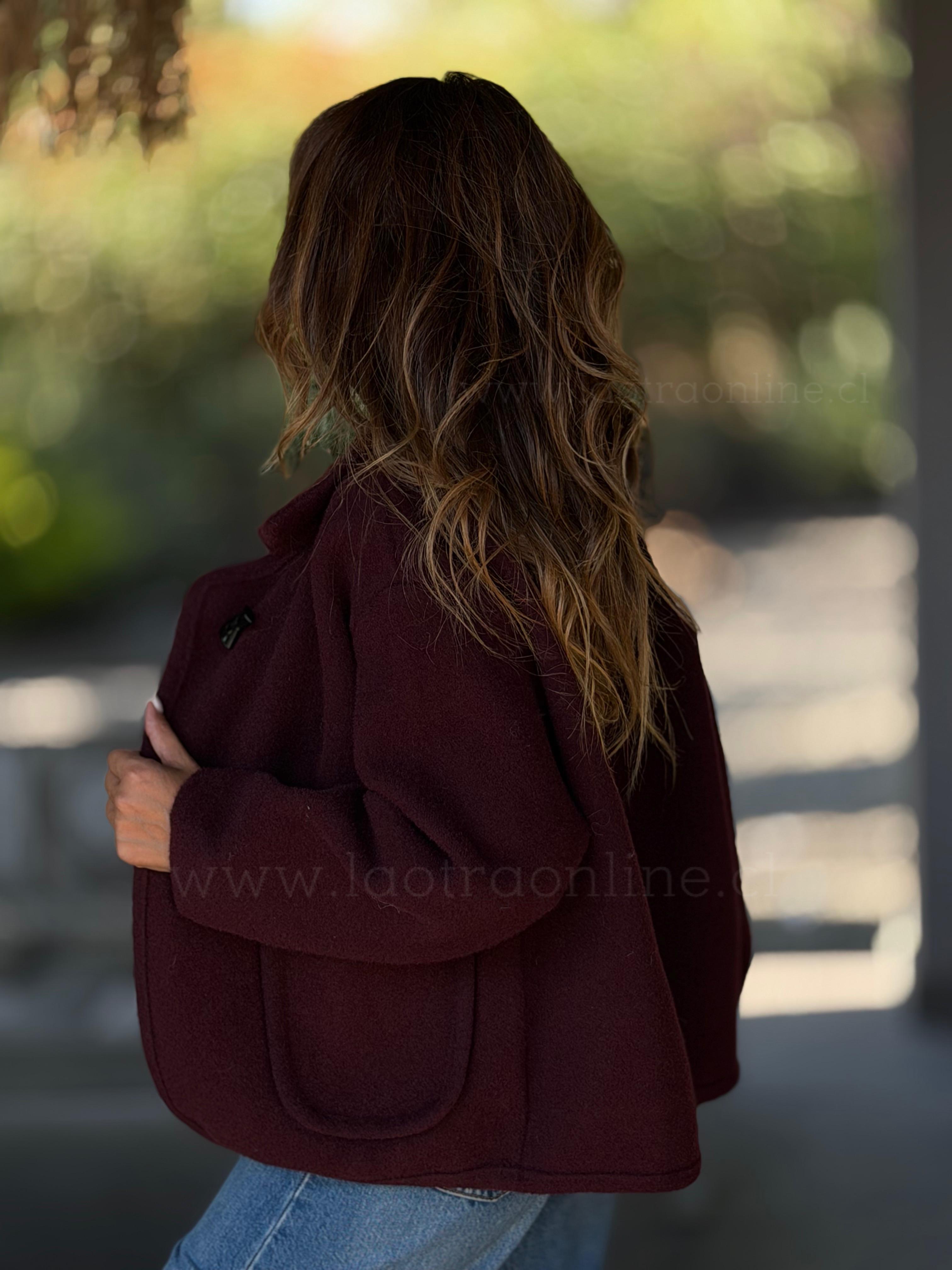 Abrigo Increíble cherry