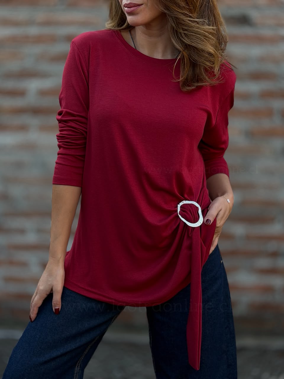 Polera Broche rojo