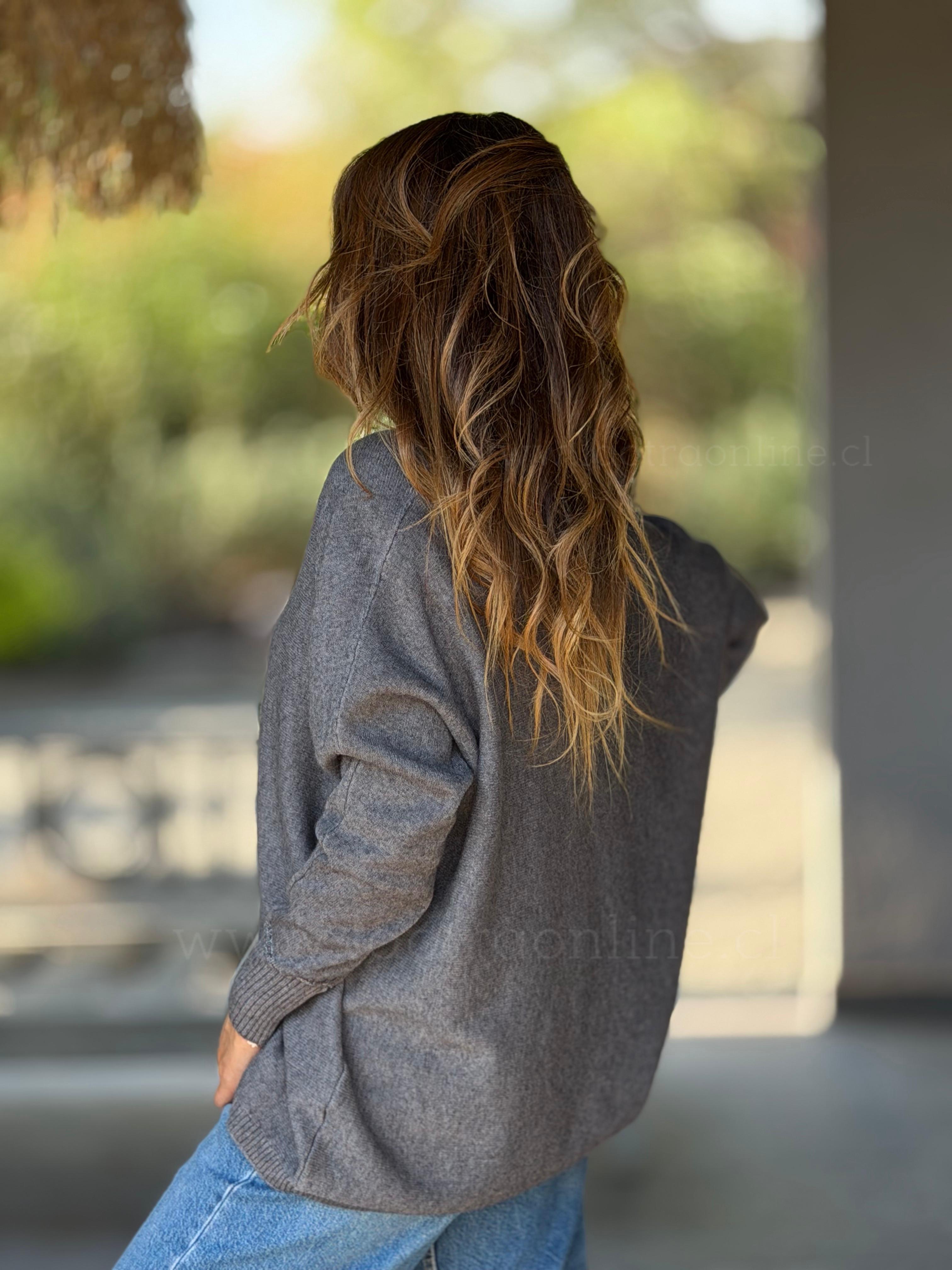 Sweater Cuello V hilo plata gris oscuro