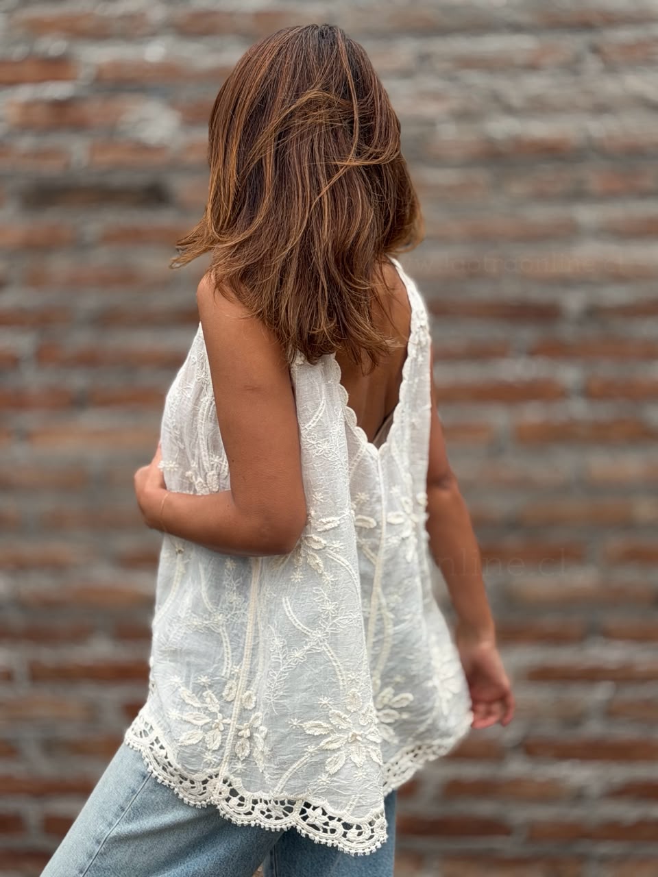 Polera Bordada marfil