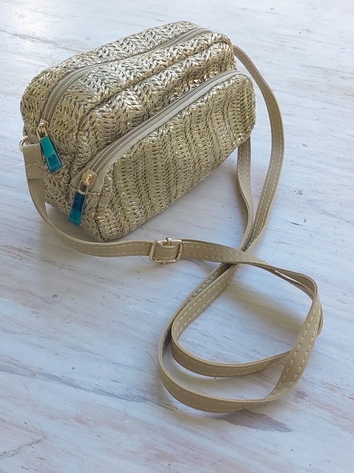 Cartera Moulan dorada