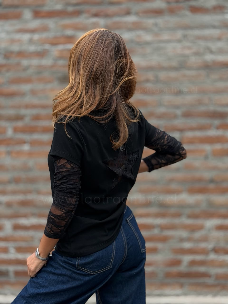 Polera manga encaje negro