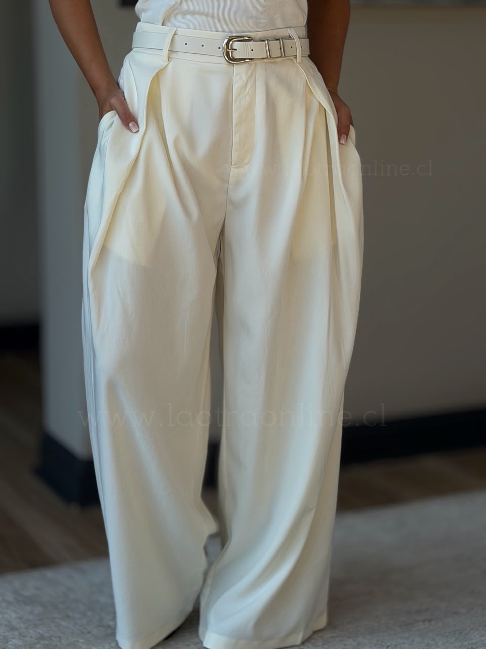 Pantalón viral +cinturón crema
