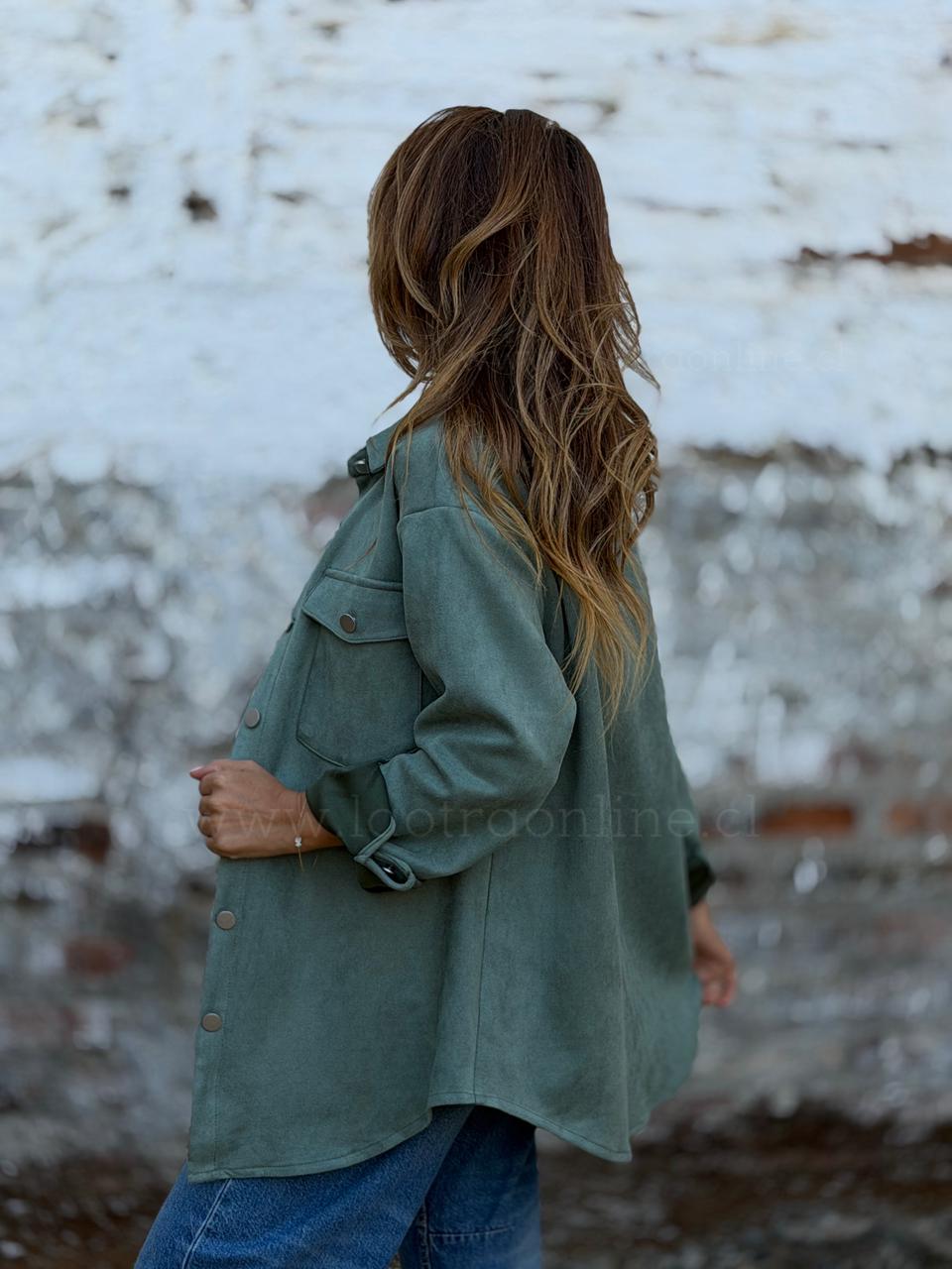 Sobre camisa Suede verde