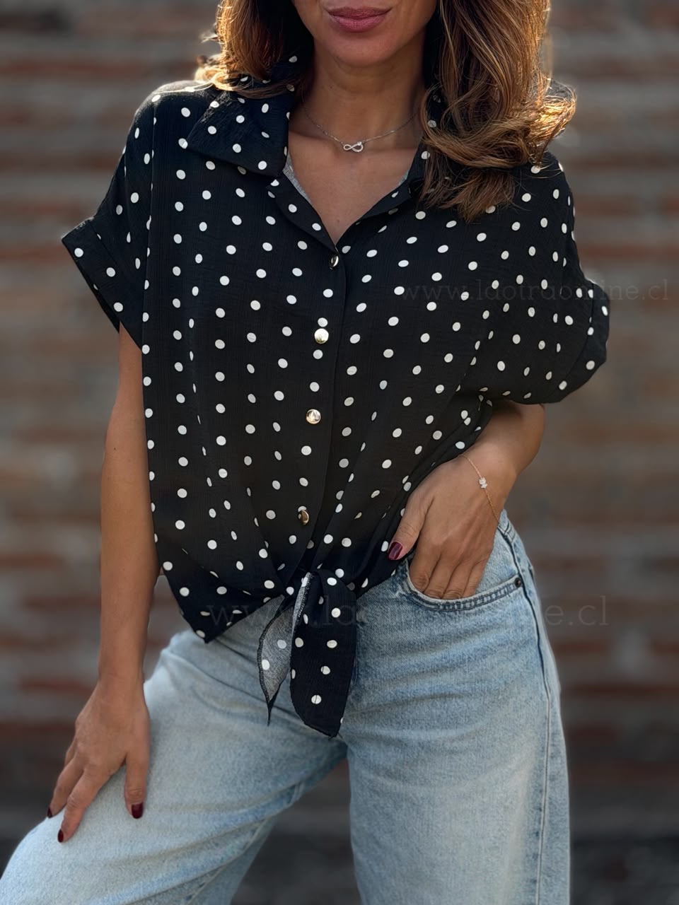 Blusa Lunares nudo negro