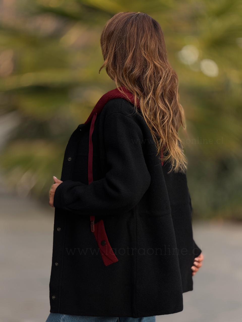 Abrigo capucha Lia negro