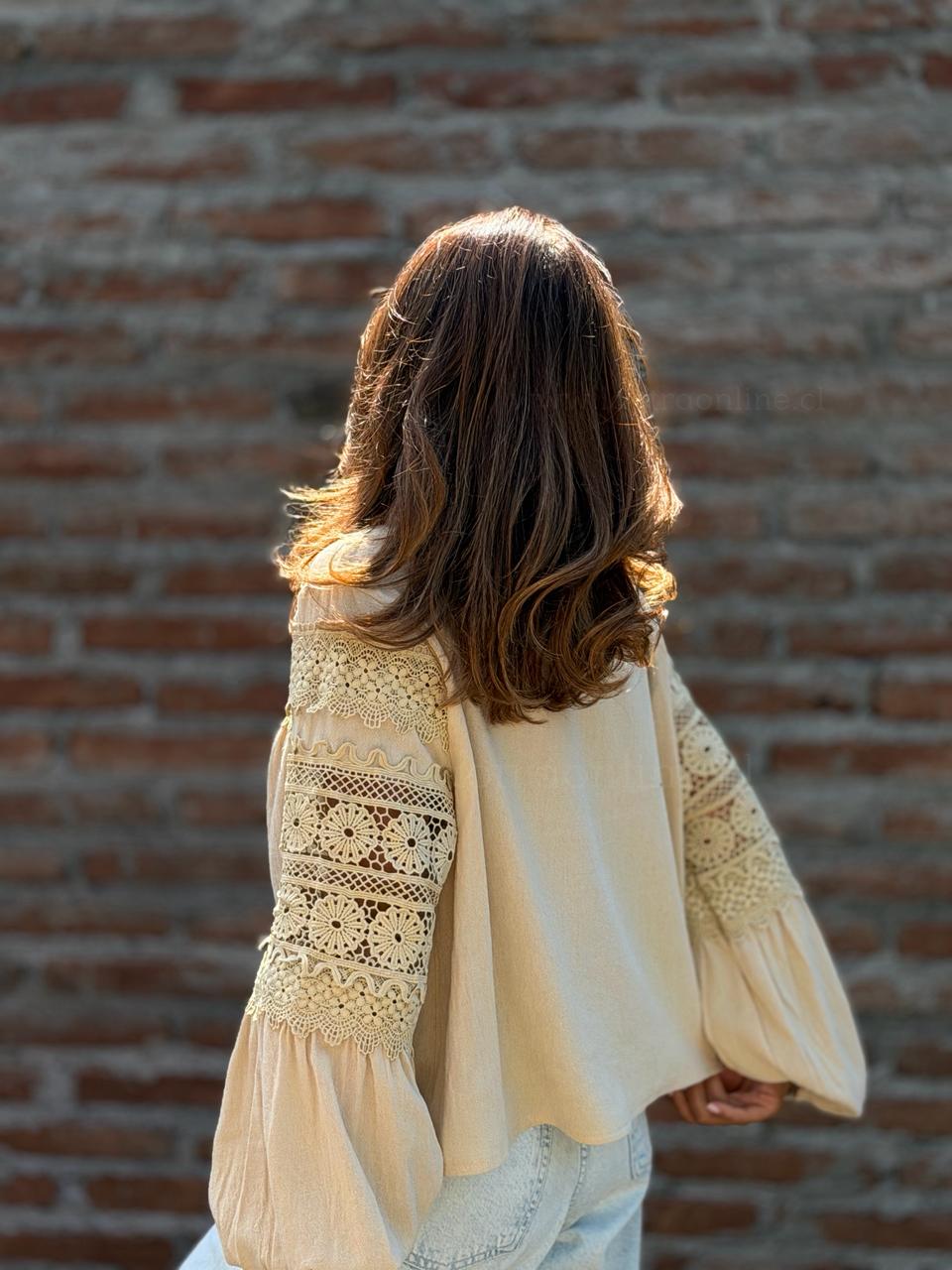Blusa Preciosa caramelo