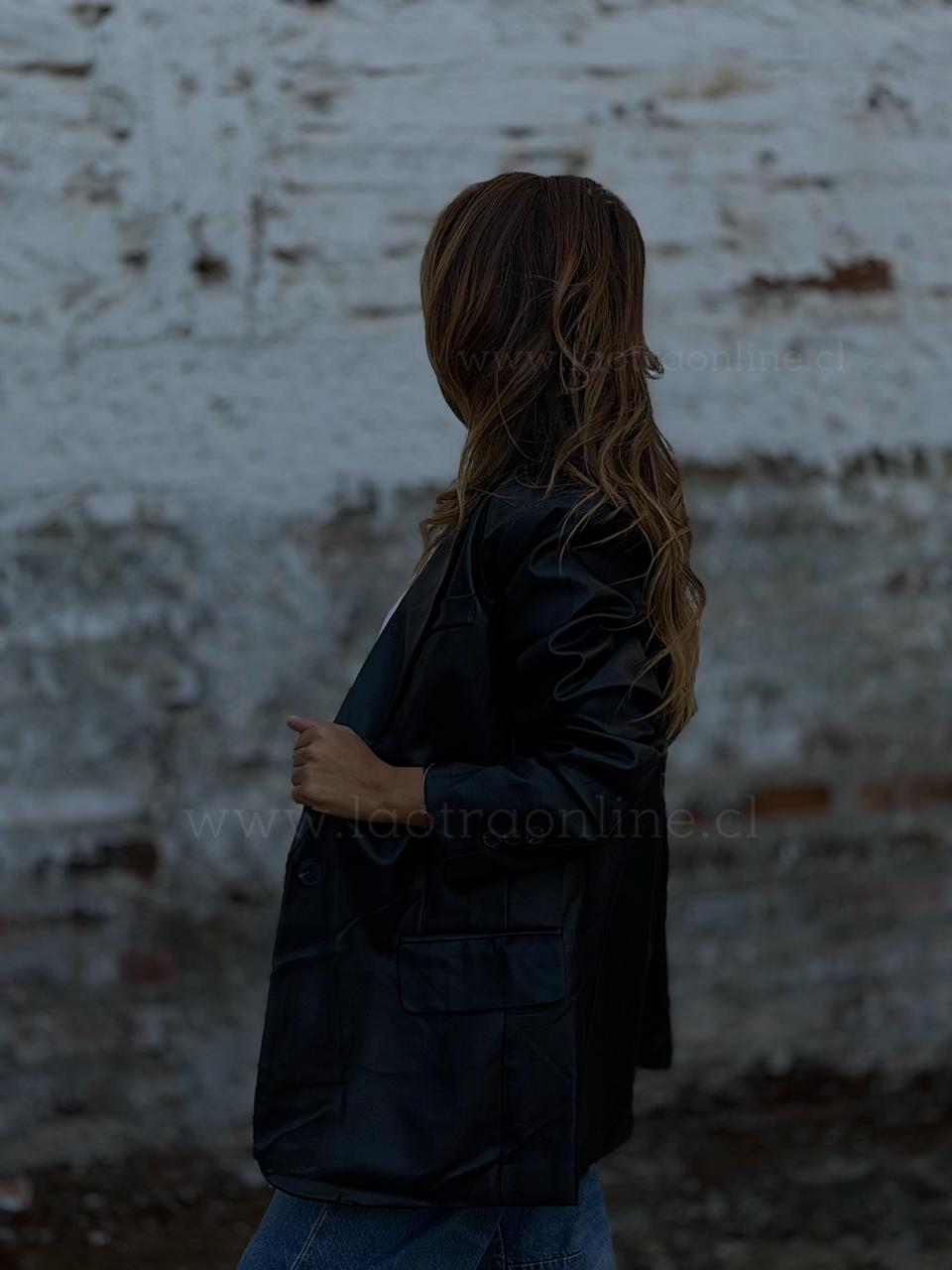 Blazer Ecocuero negro