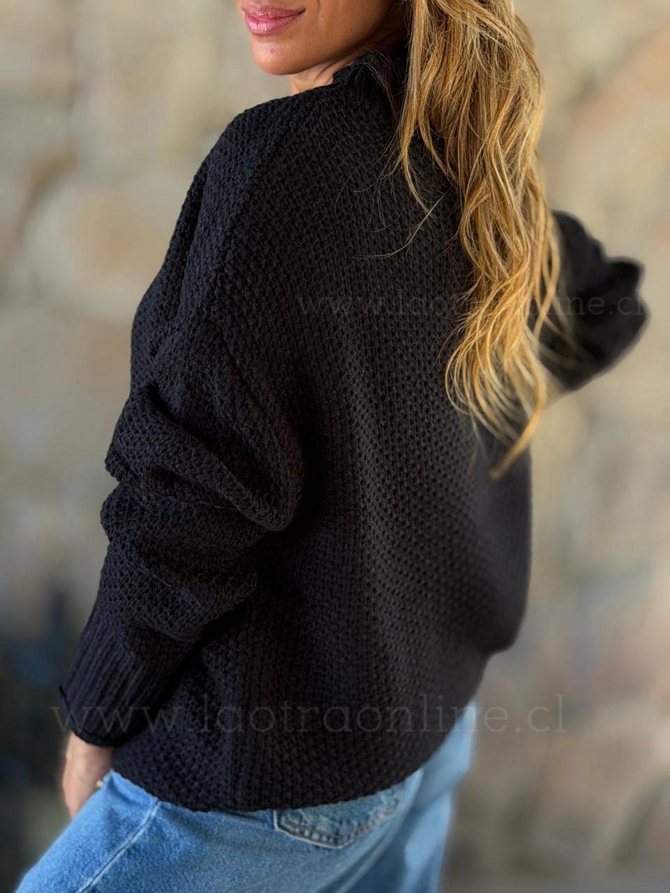 Sweater Punto bobo negro