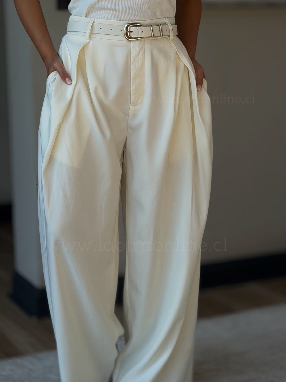 Pantalón viral +cinturón crema