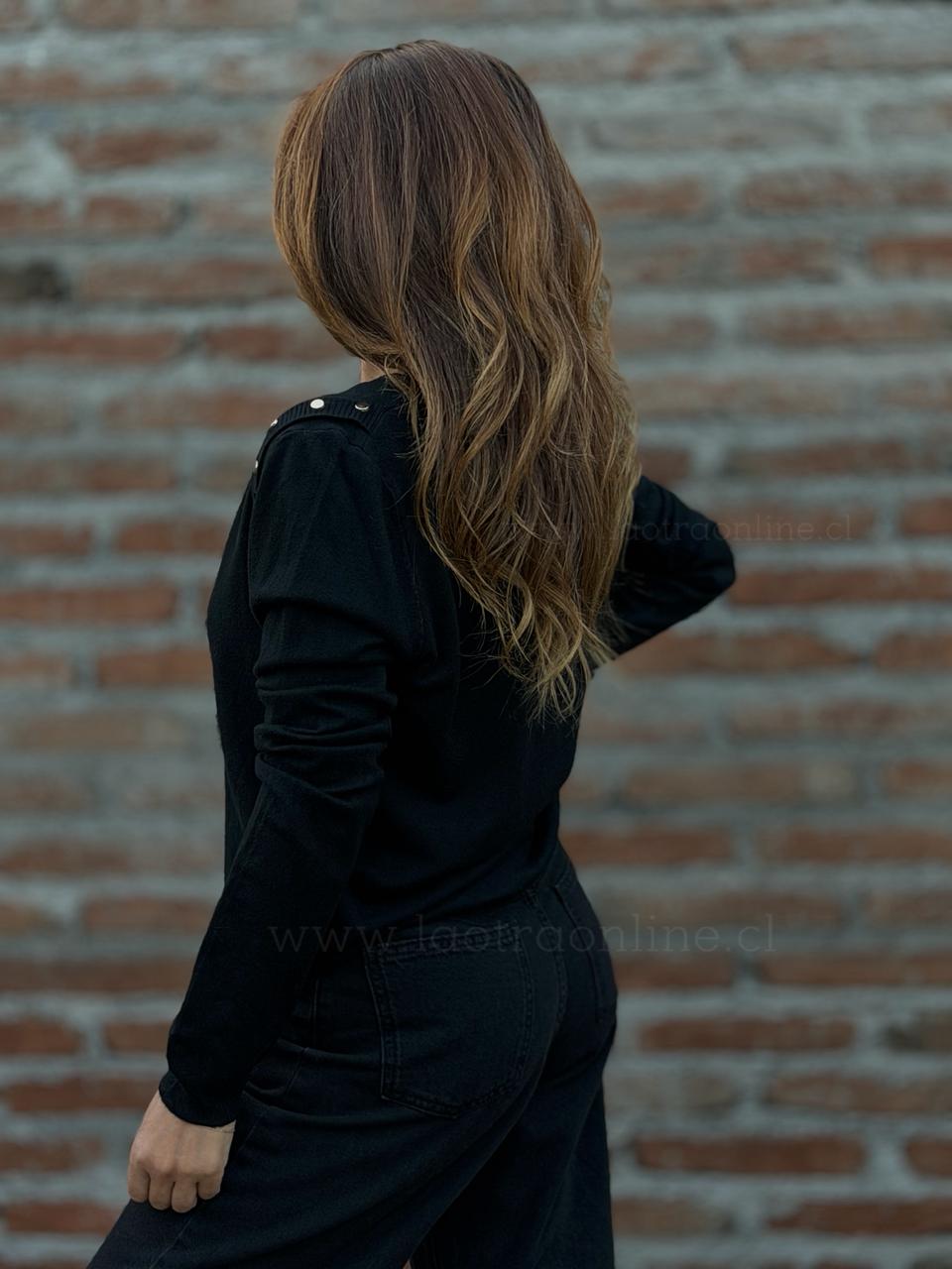 Sweater hombro Tachitas negro